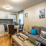 Apartment Blue тerrace Center Varna