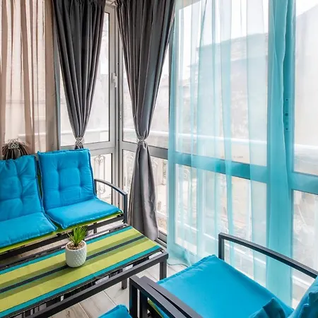 Blue тerrace Center Warna